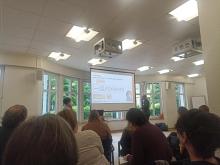 Speakers of the Stiftung Innovation in der Hochschullehre present the Transferkiosk
